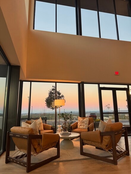 Building Photo - Colina Hillside