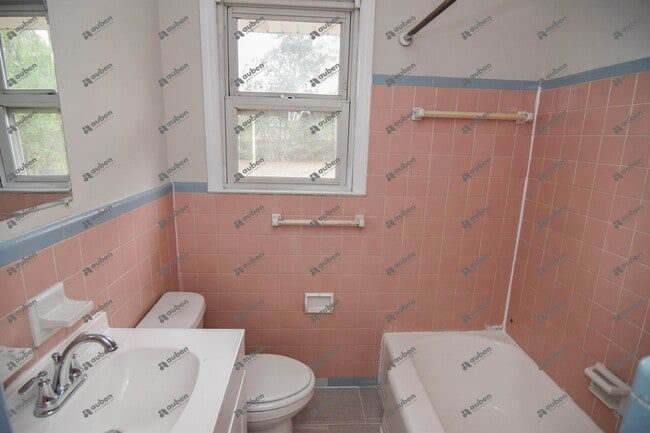 Building Photo - Coming Soon!! 3 Bedroom 1 Bath Home