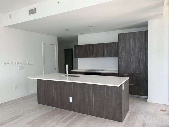 Building Photo - 480 NE 31st St