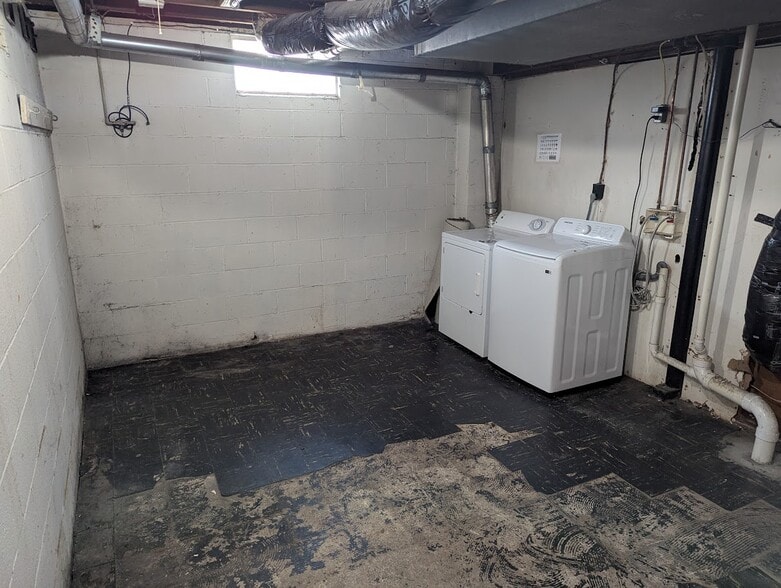 Building Photo - 4081 Clifton Ave