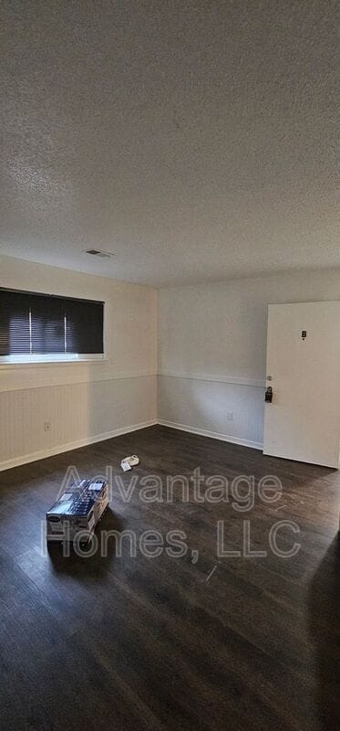 Building Photo - 711 N 70th St