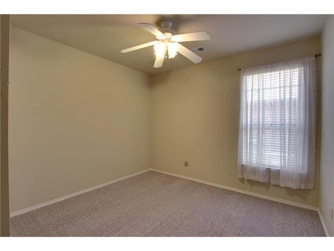 Building Photo - Fantastic  3 Bedrooms + Study Home in Prai...