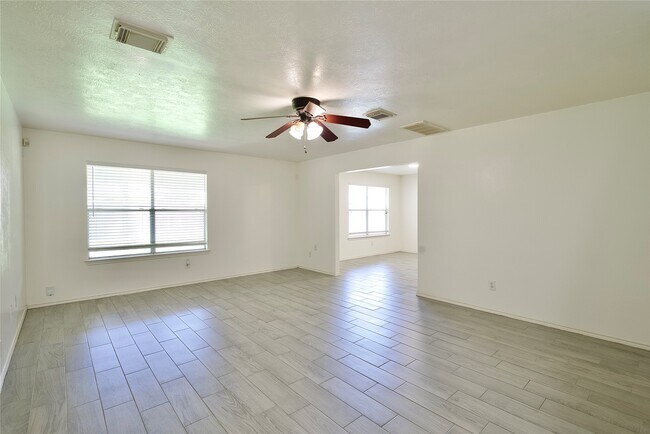 Building Photo - 21618 Misty Fall Ln