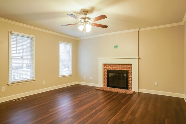 Building Photo - 4813 Draper Rd