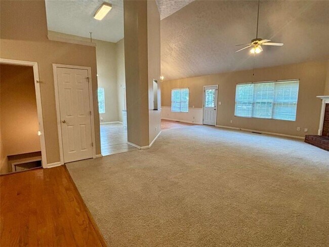Building Photo - 540 Chandon Way
