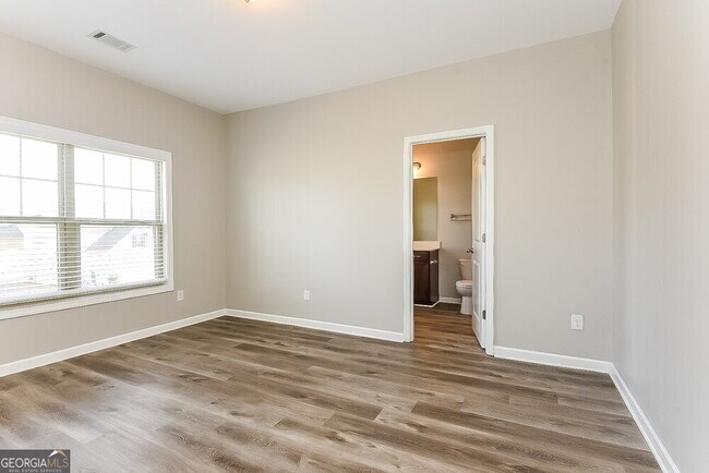 Building Photo - 4640 Settlers Grove Rd
