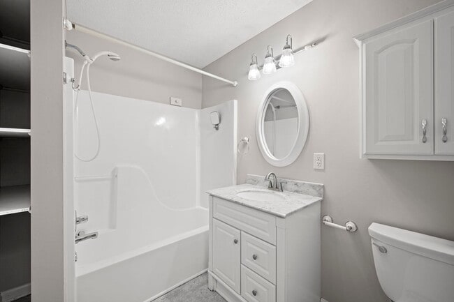 Building Photo - Spacious 4BR (or 3BR + Bonus) with 2 Living Rooms, Screened Porch & 4-Car Garage