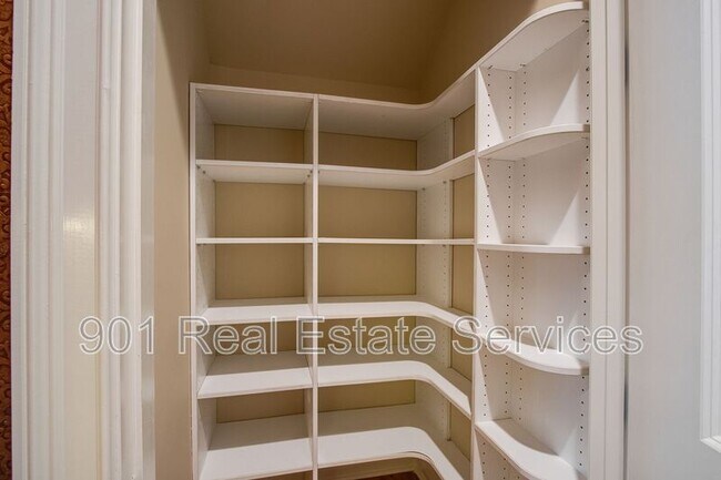 Building Photo - 3549 Lily Ln