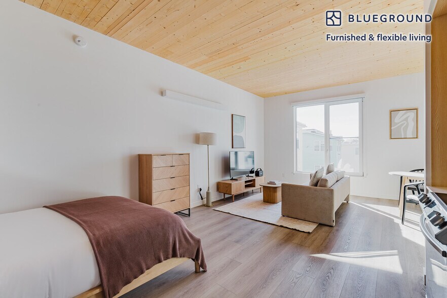 Building Photo - 154 Broadway