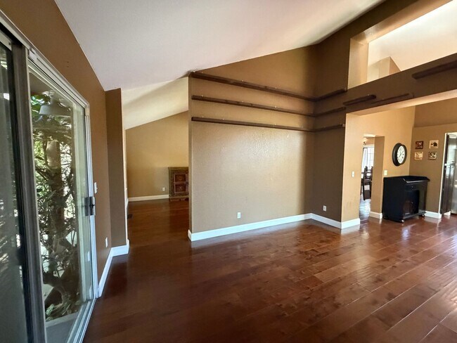 Building Photo - 2461 Bay Hill Cir