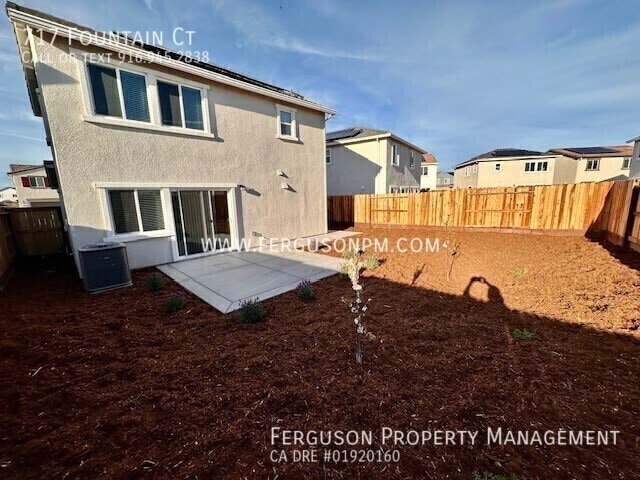 Building Photo - 717 Fountain Ct