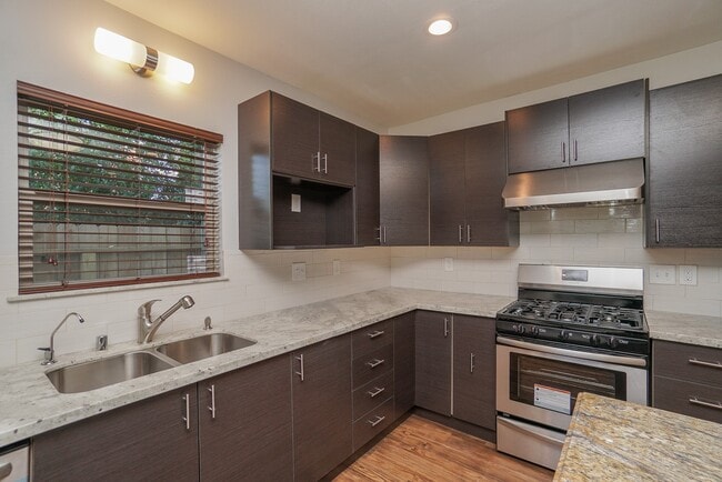 Building Photo - 3415 Southmore Blvd