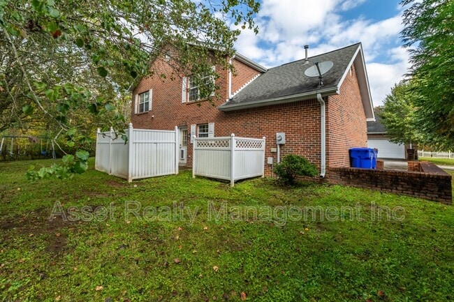 Building Photo - 203 Sweet Gum Lane