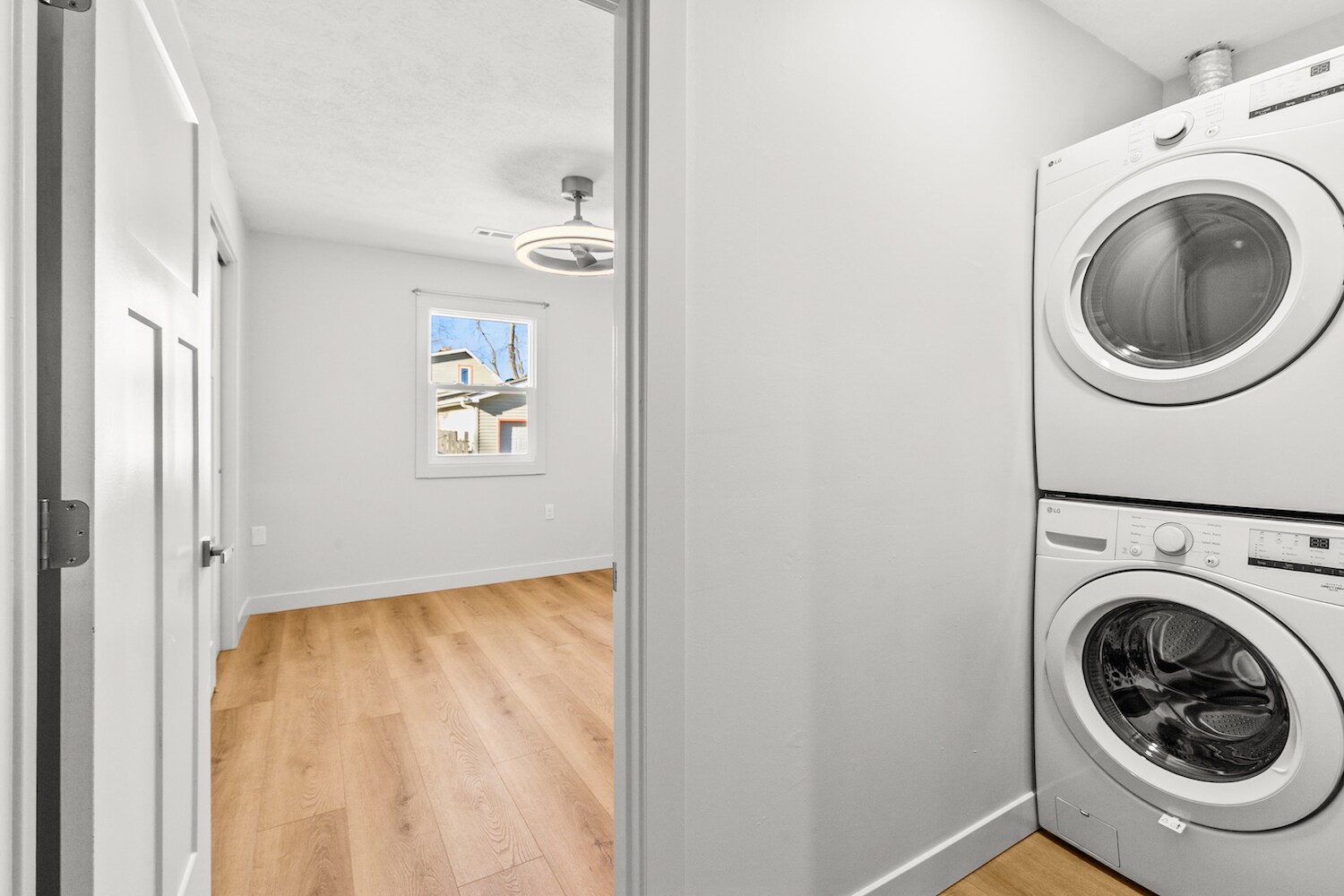 Laundry - 425 W Lincoln St