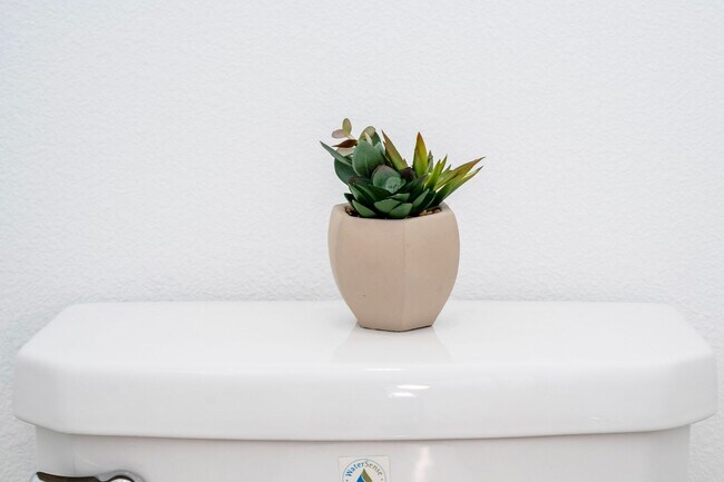 Building Photo - 3 Bedrrom 2 bathroom + Office-Brand-New Luxury Living in Rivington – DeBary, FL