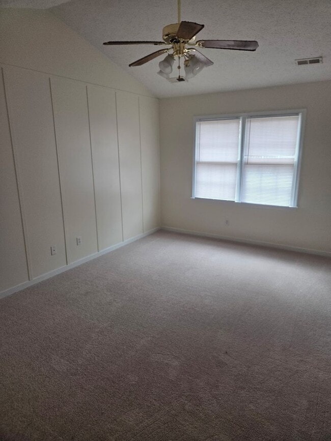 Building Photo - Chesterfield Ranch Style 3 Bedroom, 2 Bathroom in Ashbrook Subdivision