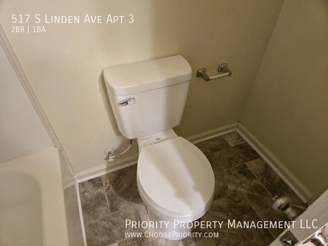 Building Photo - 517 S Linden Ave