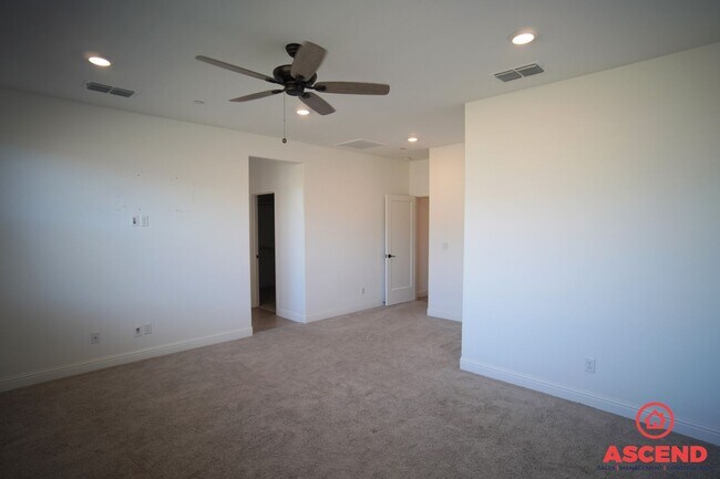 Building Photo - Newly Built Home with Solar in Gossamer Grove!