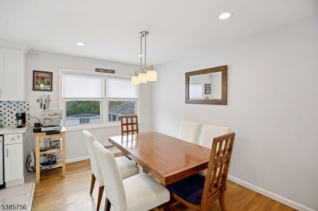 Building Photo - 82 Eaton Pl