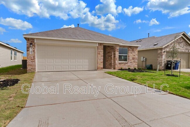Building Photo - 9105 Navarro Vis