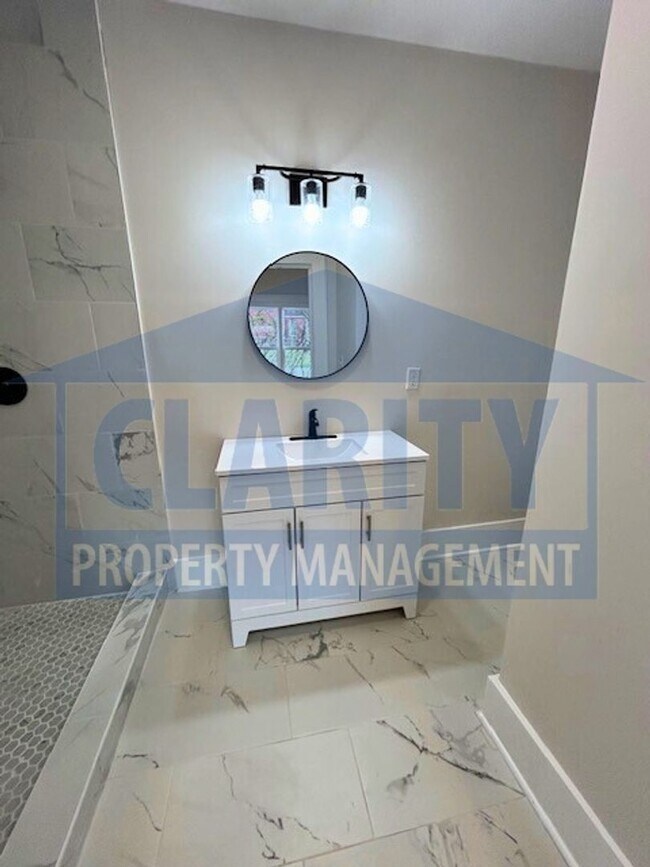 Building Photo - Beautifully Remodeled 3 Bedroom / 2 Bath Home in Chattanooga