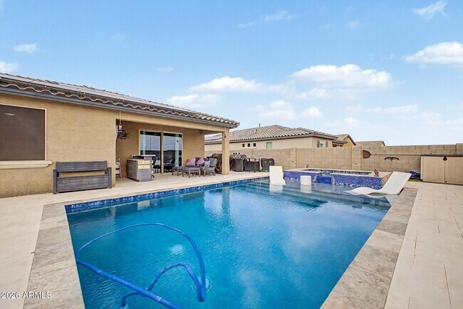 Building Photo - 17279 W Dahlia Dr