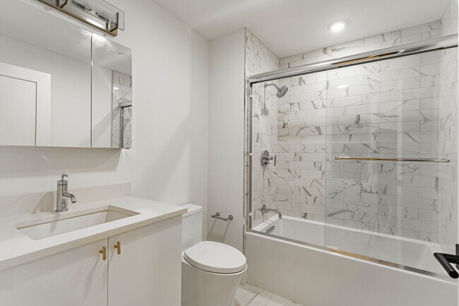 Building Photo - 196 Green St