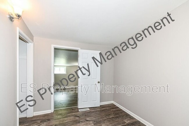 Building Photo - 1631 Elmhurst Dr