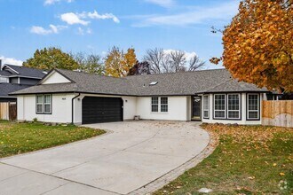 Building Photo - Charming 3-Bed, 3-Bath Home in Quiet Boise...
