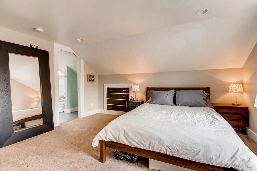 Master bedroom - 1815 N Simpson St