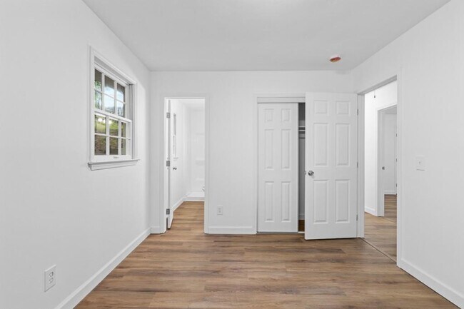 Building Photo - 3124 Shirley Dr