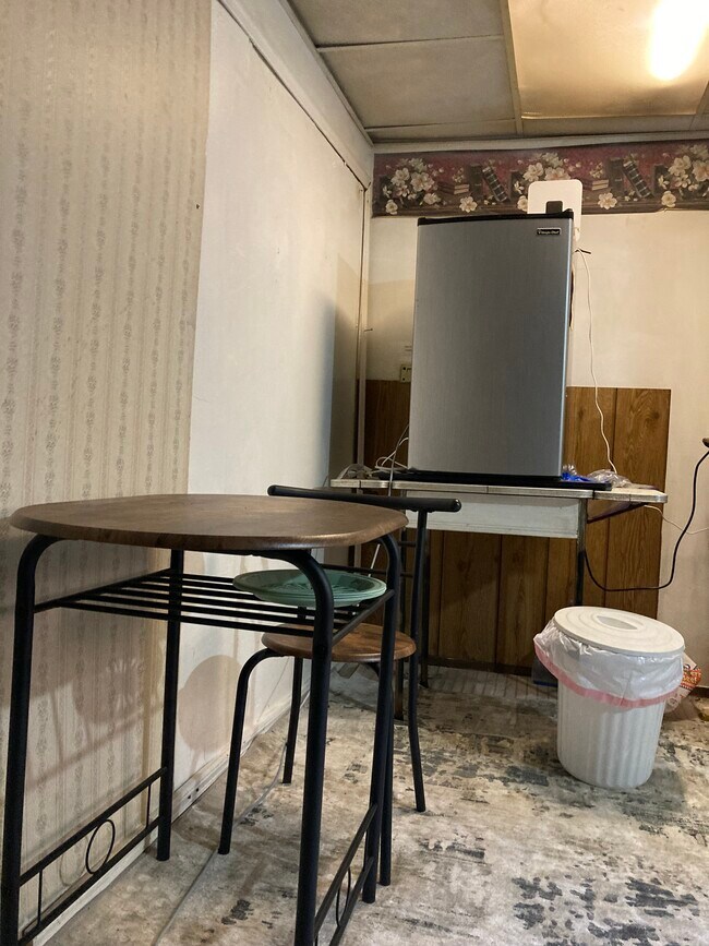 Wrong photo - 764 Lenore Ln