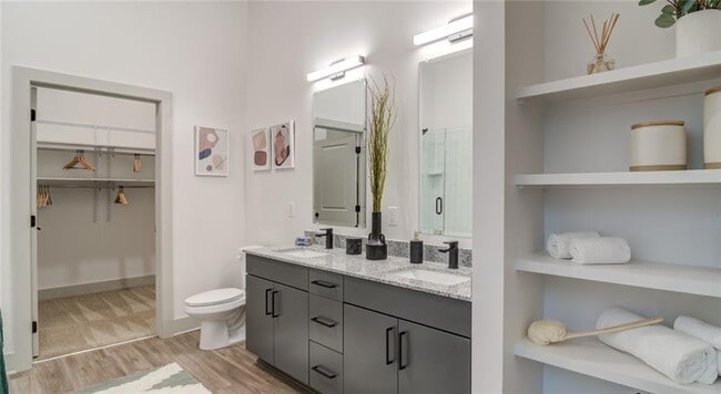 Building Photo - 1000 Rea Dr SW