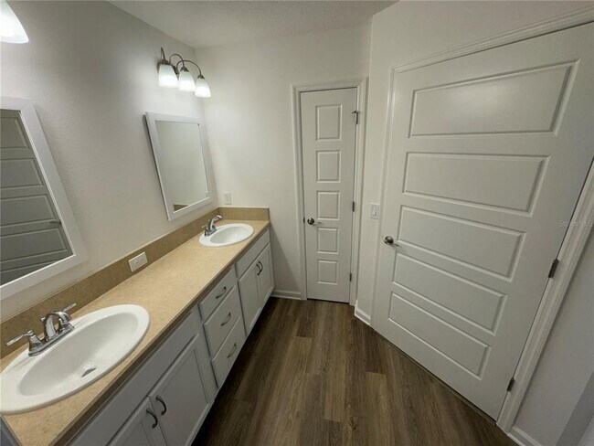 Building Photo - 7267 Cornwall Wy