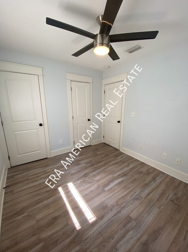 Building Photo - 212 Ajax Dr NW
