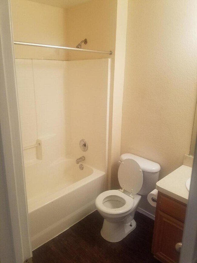 Building Photo - 1829-1831 Dillard St