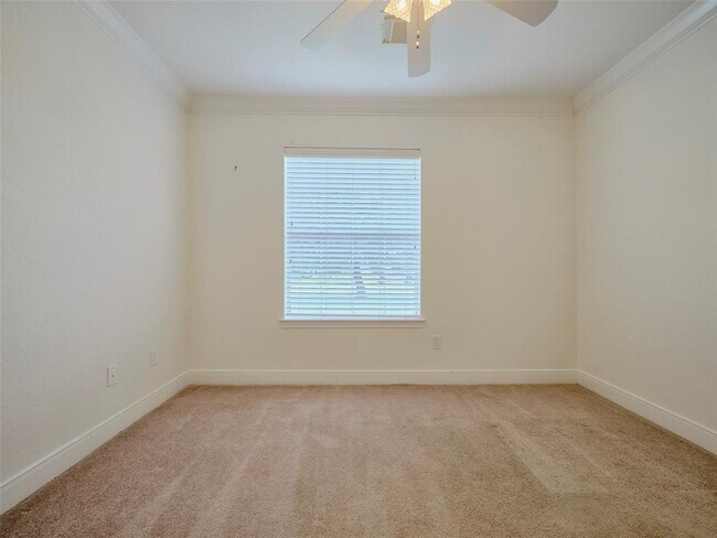 Building Photo - 10611 Alex Dr