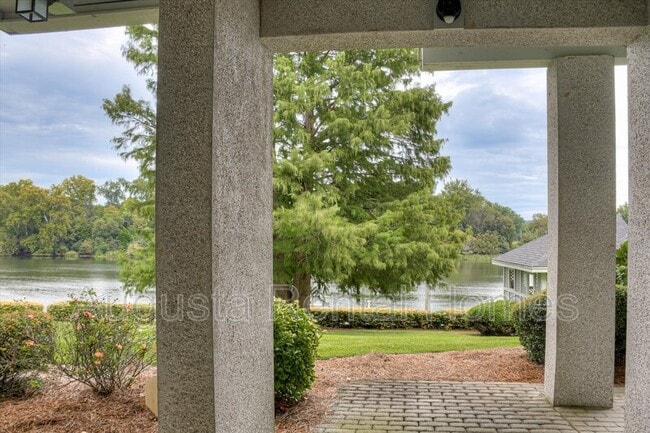 Building Photo - 106 Riverbend Dr