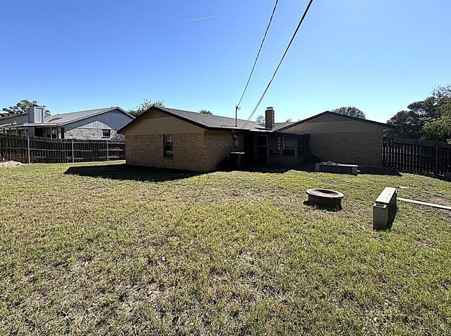 Building Photo - 2309 Whitney Dr