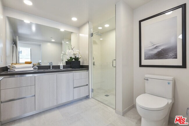 Building Photo - 740 Ridgeley Dr