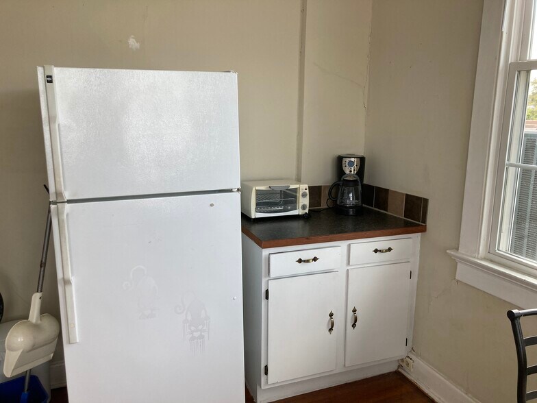 Building Photo - 4320 Jena St