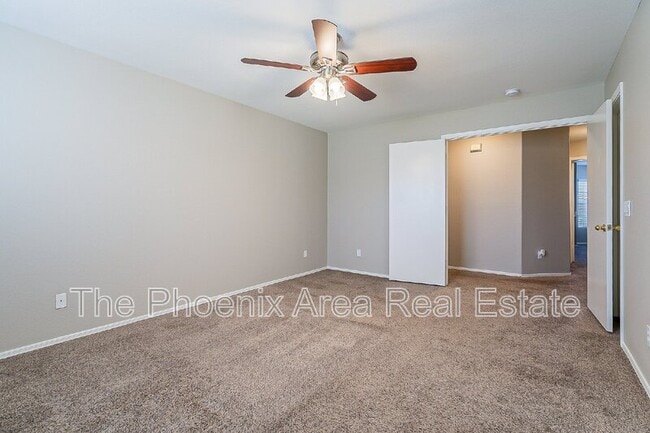 Building Photo - 251 W Windsor Dr