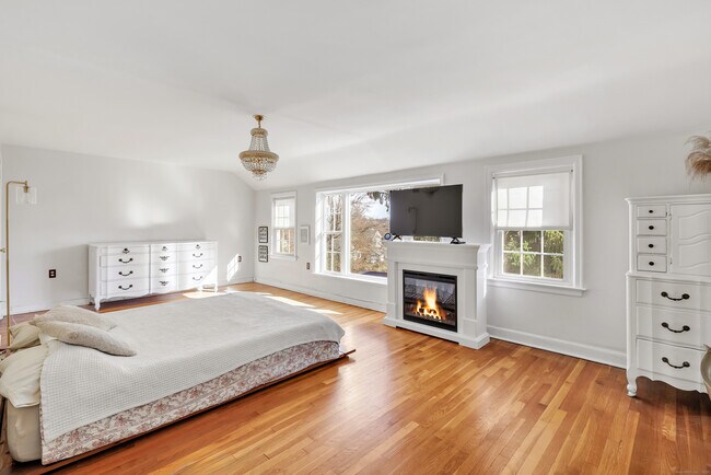 Building Photo - 124 Stiles St