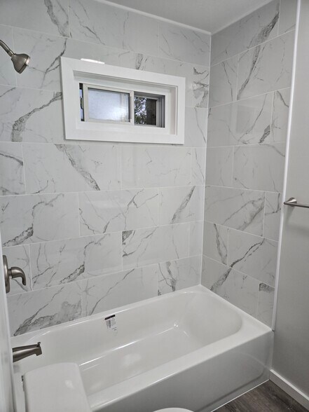 Building Photo - 21 Vassar St