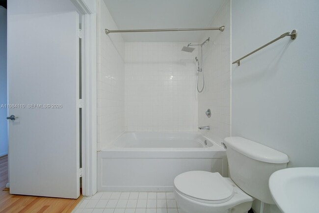 Building Photo - 10 SW South River Dr