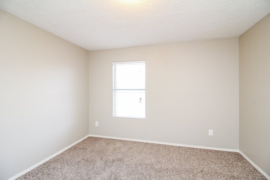 Building Photo - 717 Lovern St