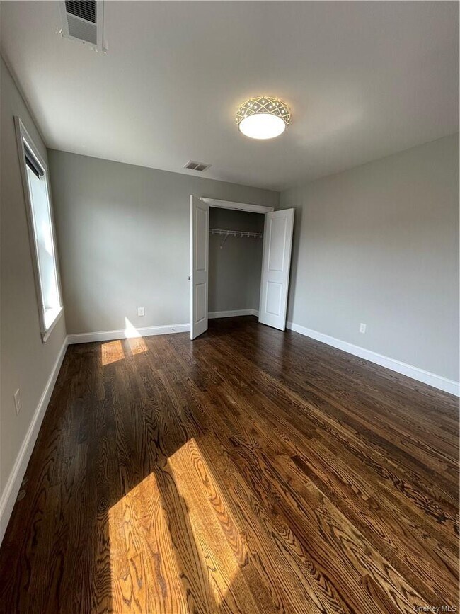 Building Photo - 88 Stratford Dr