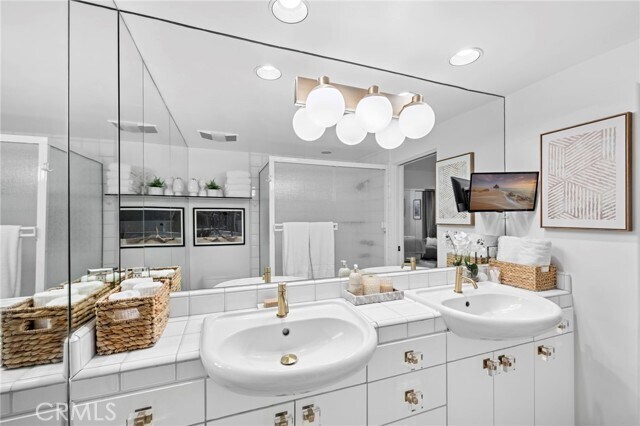 Building Photo - 1585 S Coast Hwy