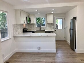 Building Photo - 3 Bedroom for Rent.