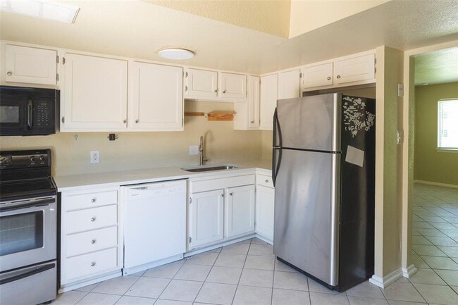 Primary Photo - 8809 Dawnridge Cir